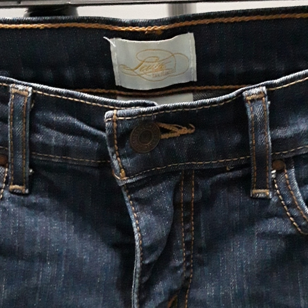 Levis